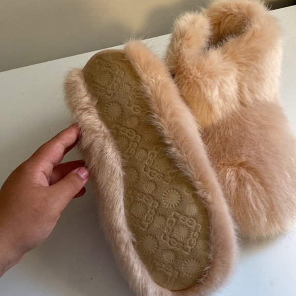 Pink - Picture 4 of 4